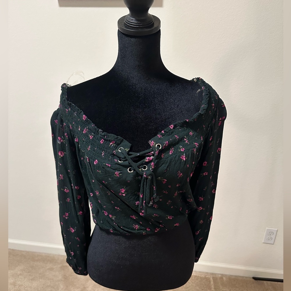 Off the shoulder Lace up Top Green